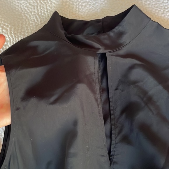 Frame Mock-Neck Silk Blouse, Black M - Picture 3 of 5